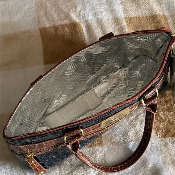 Samantha Brown insulated Wine Purse! Navy and Brown Croc-Embossed w/ wine opener - Picture 3 of 5